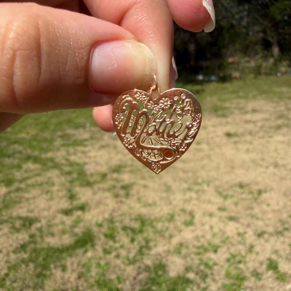 14k Yellow Gold Mother Heart Pendant